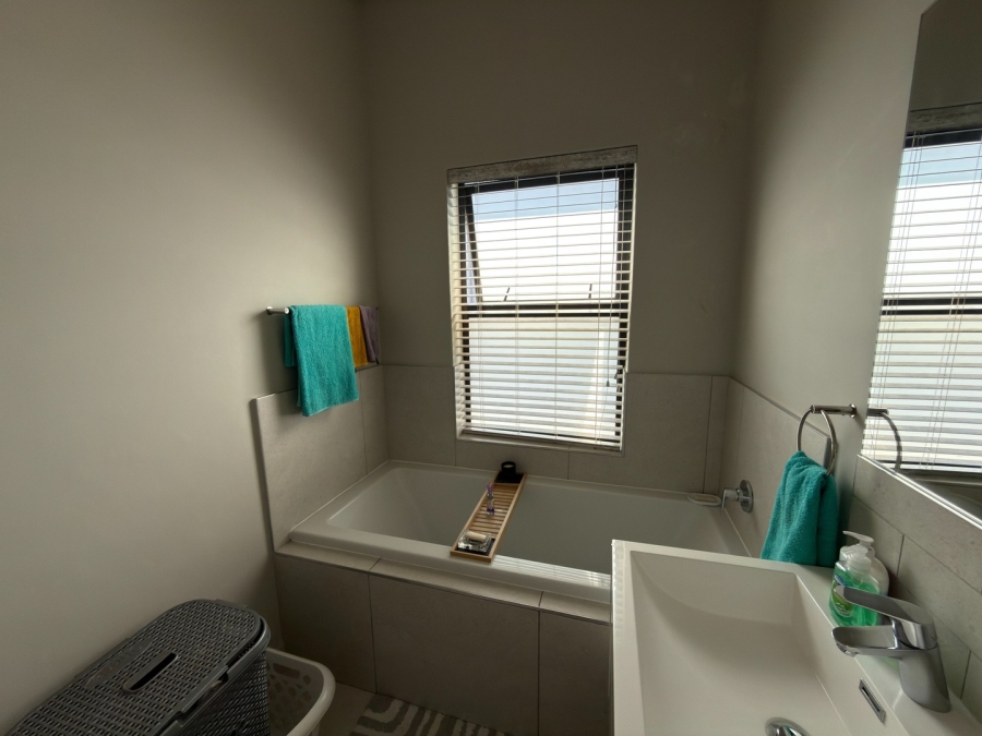 3 Bedroom Property for Sale in Aan de Wijnlanden Western Cape